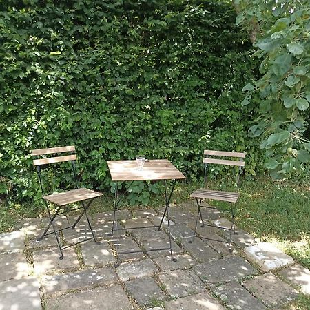 L'Echappee Au Jardin, Yourte Bucolique Godinne Kültér fotó