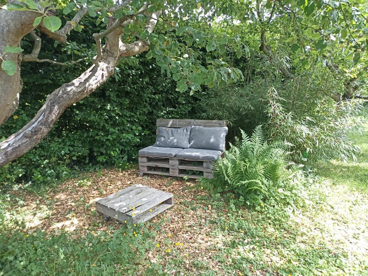 L'Echappee Au Jardin, Yourte Bucolique Godinne Kültér fotó