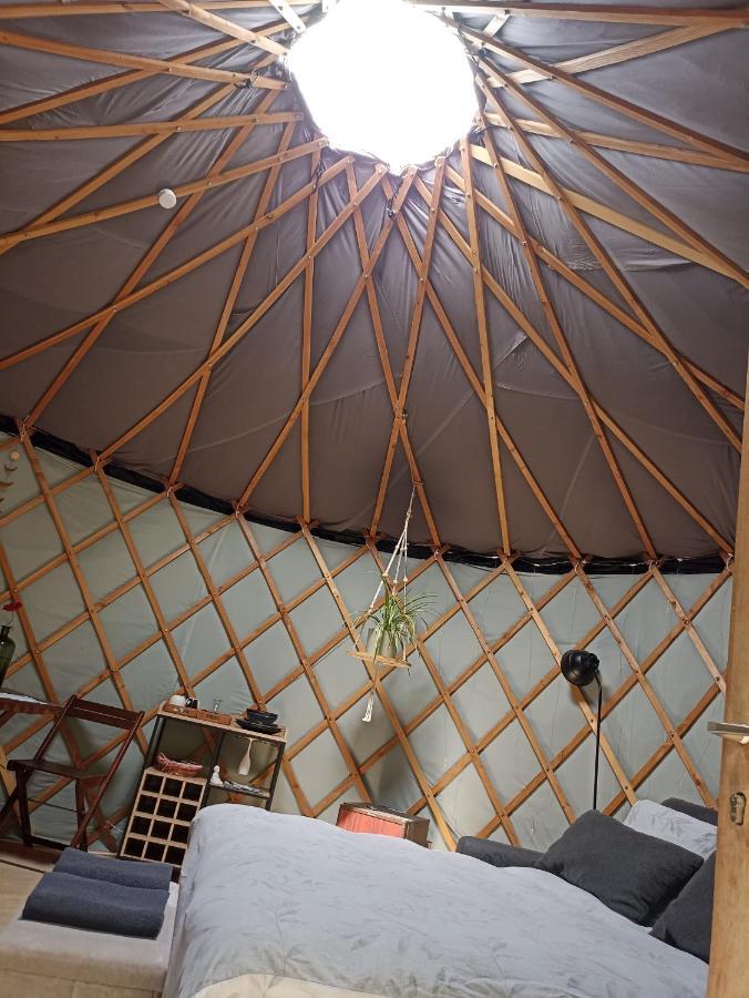L'Echappee Au Jardin, Yourte Bucolique Godinne Kültér fotó