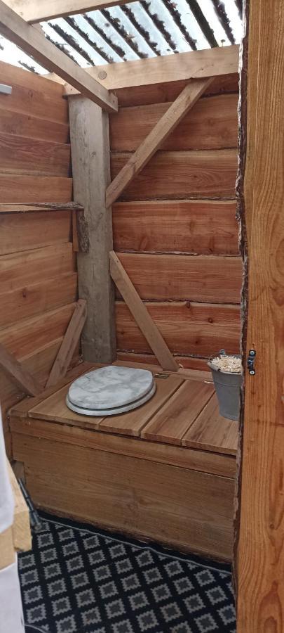 L'Echappee Au Jardin, Yourte Bucolique Godinne Kültér fotó